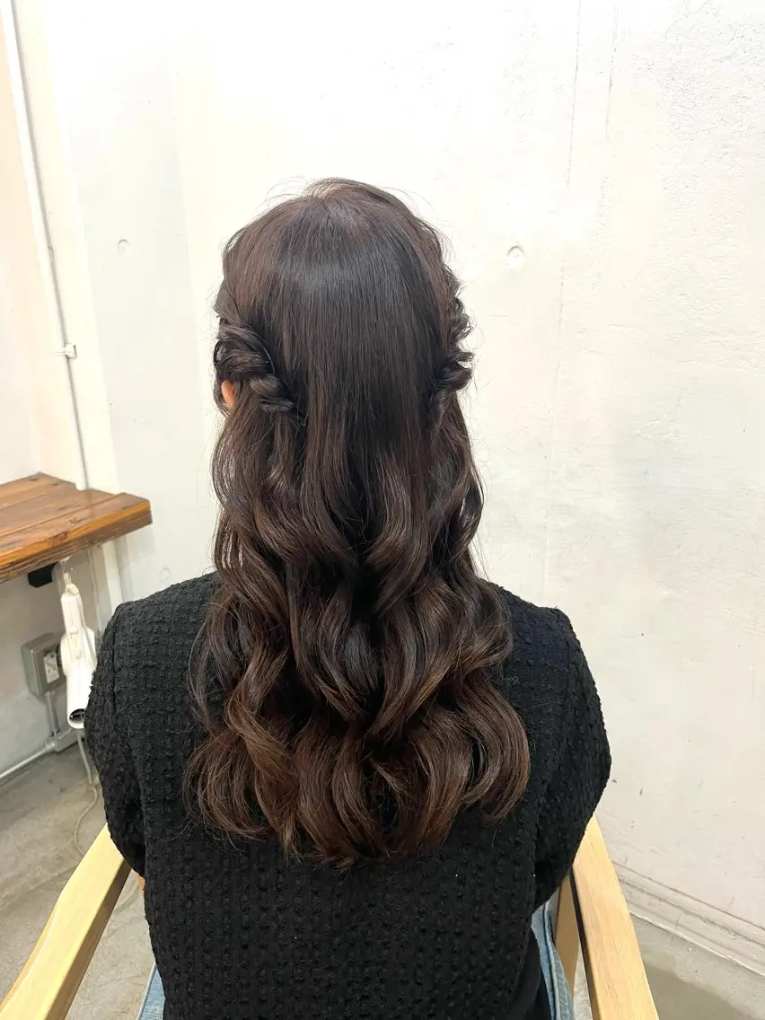 ロング カラー ヘアアレンジ ヘアセット hazuki🐈⬛ 透明感カラーのヘアスタイル