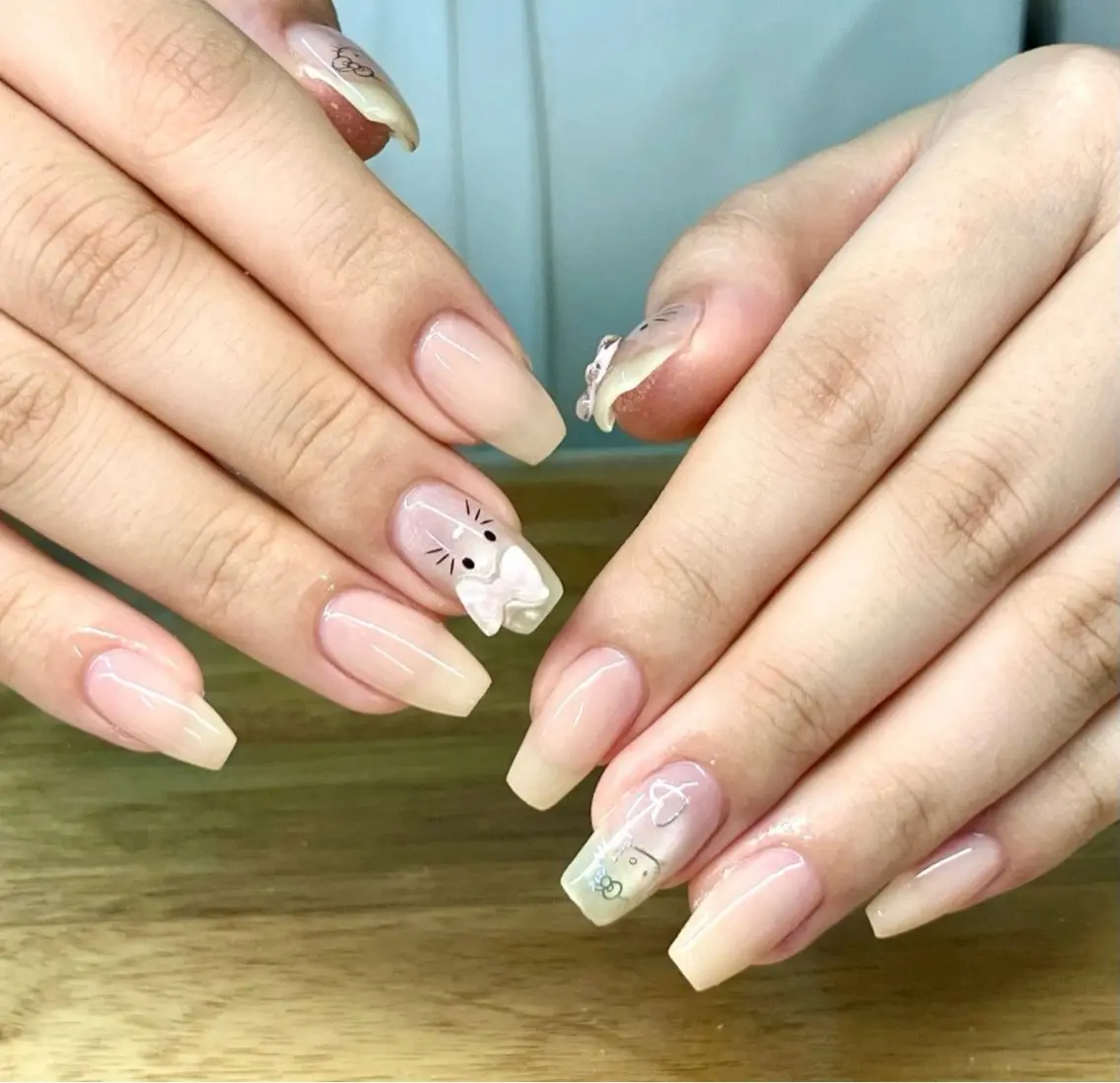 ネイル アートネイル フレンチネイル ジェルネイル グラデーション 韓国ネイル ハンドネイル Nail Kihi アミ🌷のネイルデザイン