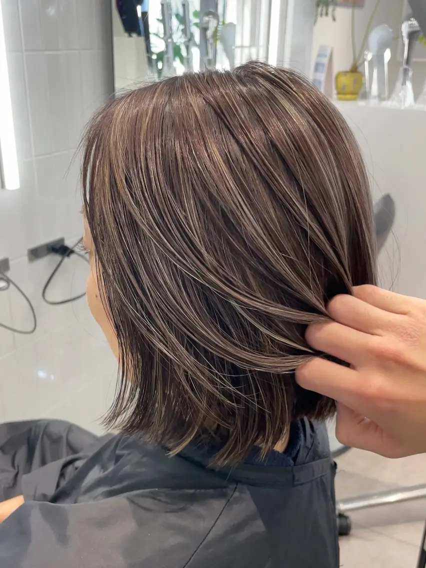 ミディアム カラー ハイライトカラー ボブ ハイライト カット ヘアカラー トリートメント 原宿/ハイライト バレイヤージュ/大智のヘアスタイル