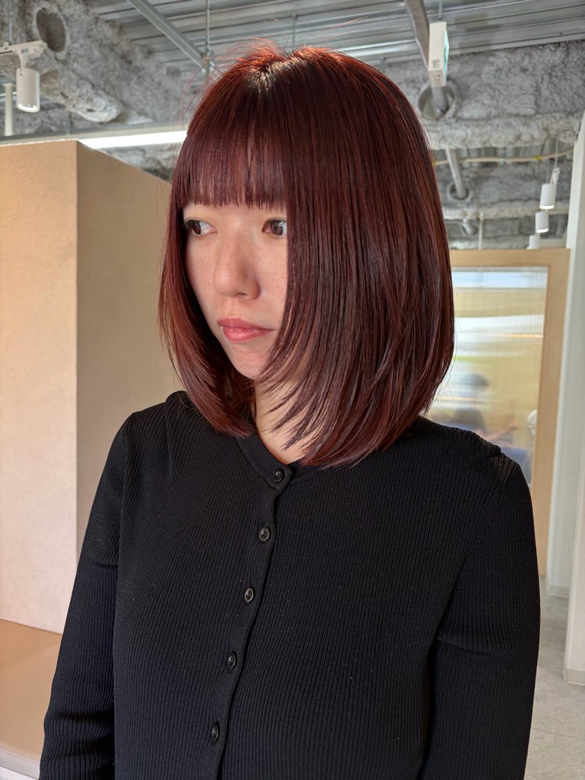 ミディアム カラー カシス レイヤーカット 大村 優奈のヘアスタイル