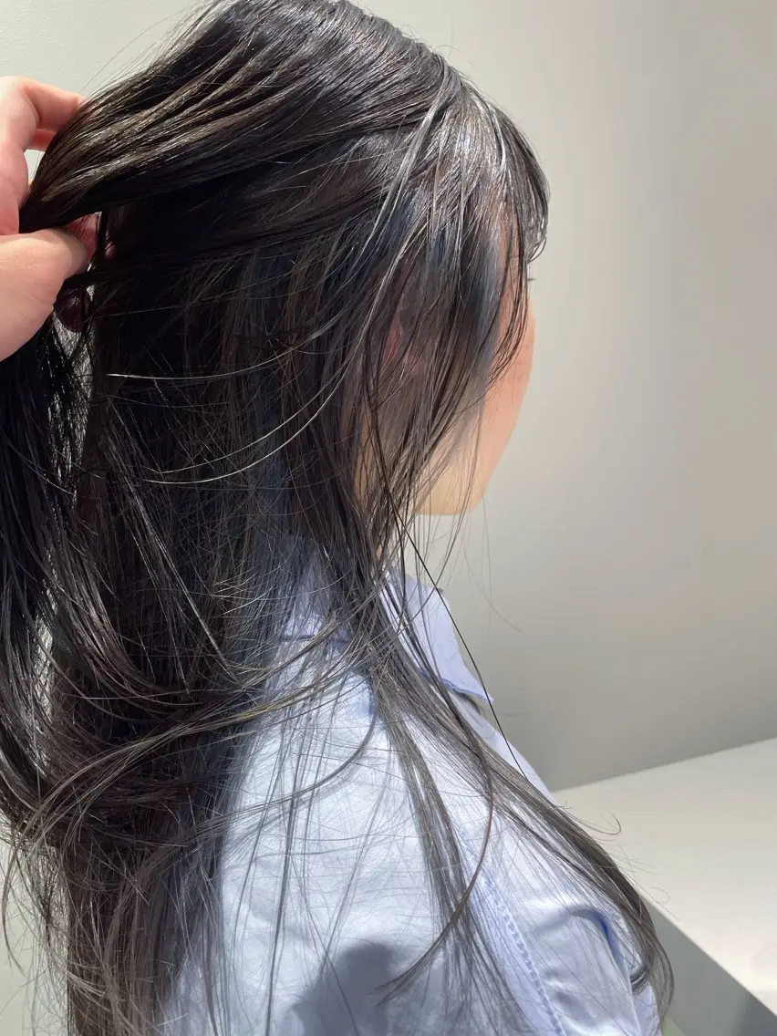 ロング カラー 佐野 えり奈のヘアスタイル