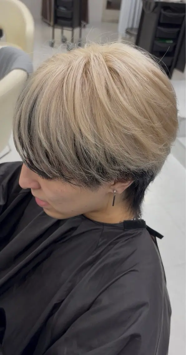 ショート カラー ベージュカラー 黒髪 ブリーチ デザインカラー ハイトーンカラー ヘアカラー 新宿/ハイトーン/ シールエクステ 祐介のヘアスタイル