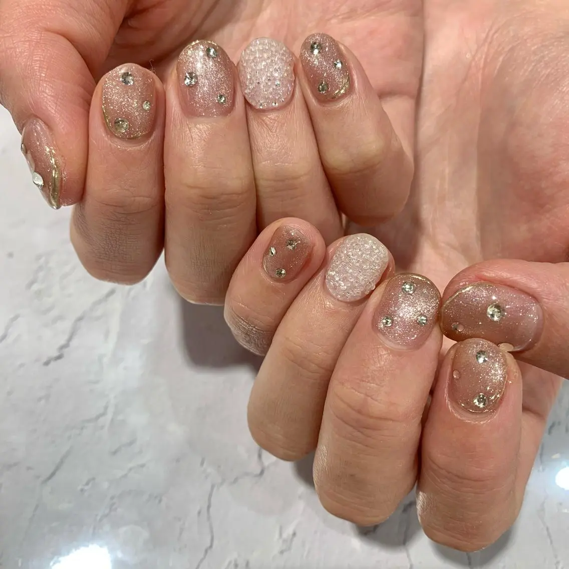 ネイル おそろいネイル ミラーネイル 持ち込み 鈴木 まゆのネイルデザイン