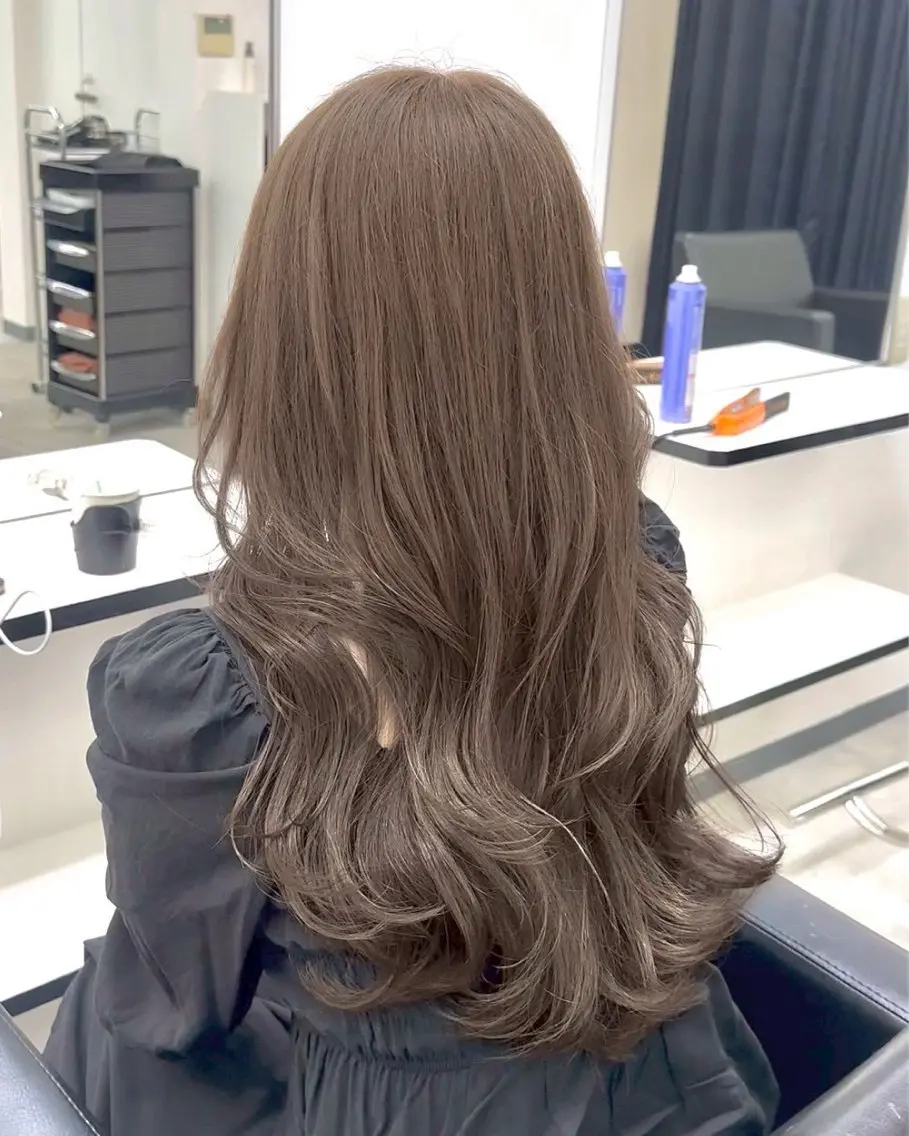 ロング カラー ブリーチ ダブルカラー ブリーチなしカラー トリートメント 透明カラー✨ ブラウンカラーひなたのヘアスタイル