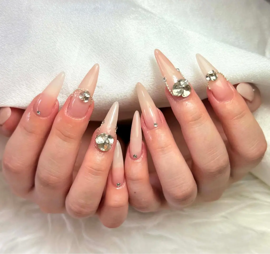 ネイル 桜ネイル 長さ出し フレンチネイル 韓国ネイル マグネットネイル ハンドネイル Kiwami nailsalonのネイルデザイン