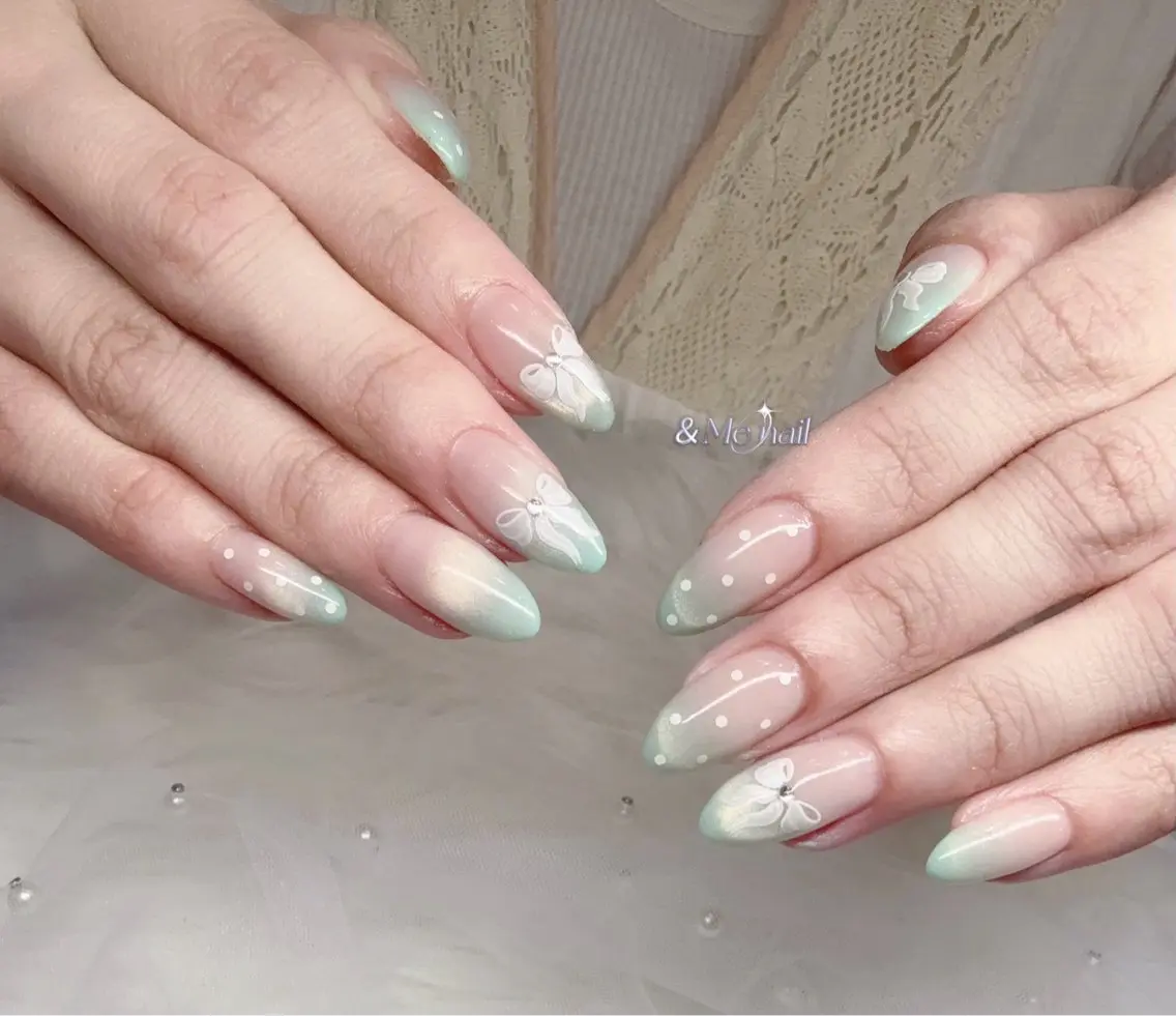 ネイル ハンドネイル &ME ネイルサロンのネイルデザイン