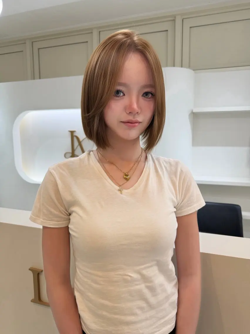 ショート カラー ベージュカラー ブリーチ 透明感カラー ブリーチなしカラー オリーブベージュ ヘアカラー 透明感カラー/レイヤ ー/京都/Himaのヘアスタイル