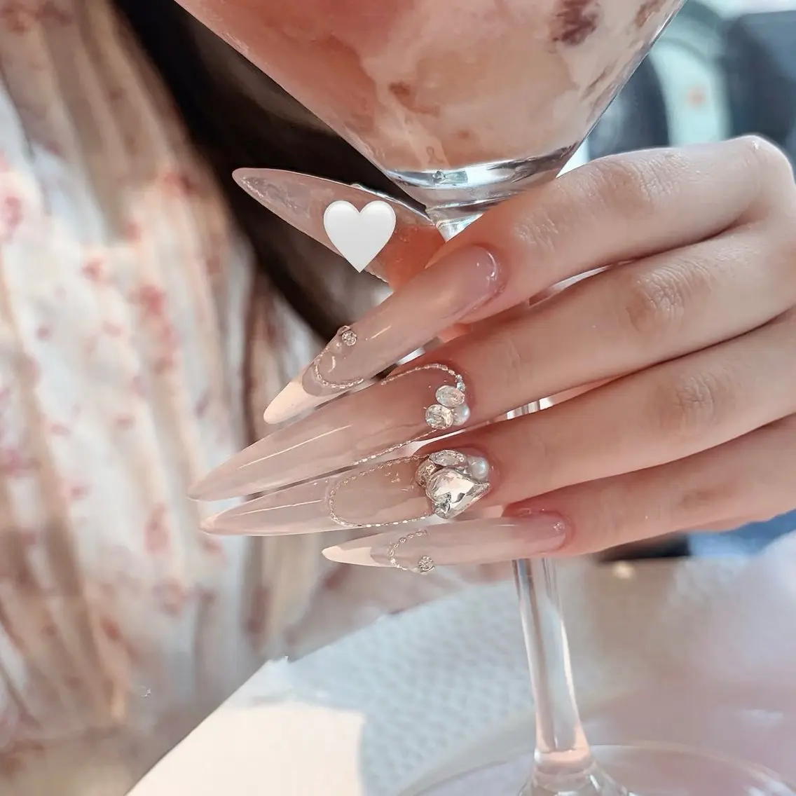 ネイル チークネイル ドット フットネイル フレンチネイル グラデーション ハンドネイル ハンドケア Nihonthy Nail 新宿のネイルデザイン