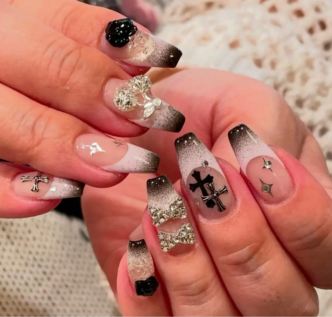ネイル グラデーション キラキラネイル ワンカラーネイル 冬ネイル Jenn Nail Salonのネイルデザイン