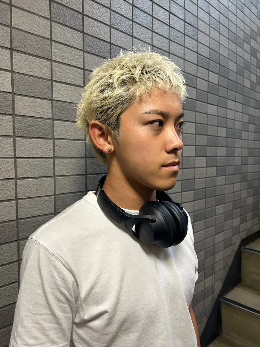 ショート パーマ メンズ メンズブリーチ メンズハイライト メンズインナーカラー メンズパーマ プードルパーマ カット ヘアカラー トリートメント 💈メンズ短髪特化 ✂︎伊藤大輝💈のヘアスタイル