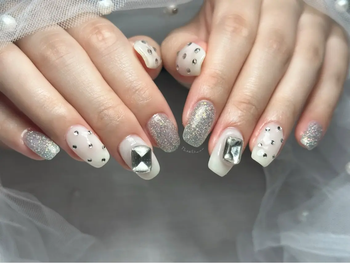ネイル キラキラネイル マグネットネイル 持ち込み シンプルネイル ハンドネイル フットネイル ハンドケア TS. nails___のネイルデザイン