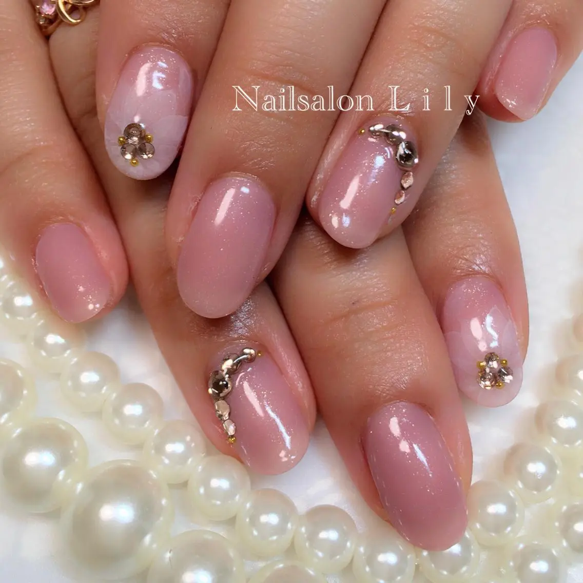 ネイル アートネイル フラワーネイル Lily*nail 🌻Mii🌻のネイルデザイン