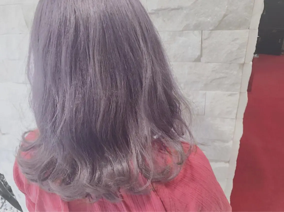 ミディアム アッシュ YUI𓍯エクステ /ニュアンスカラーのヘアスタイル