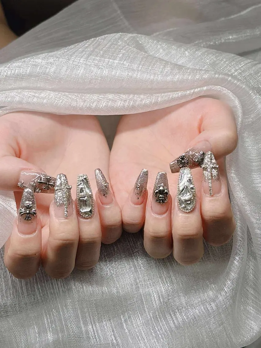 ネイル 長さ出し グラデーション 卒業式 キラキラネイル マグネットネイル ハンドネイル Lee Nailsのネイルデザイン