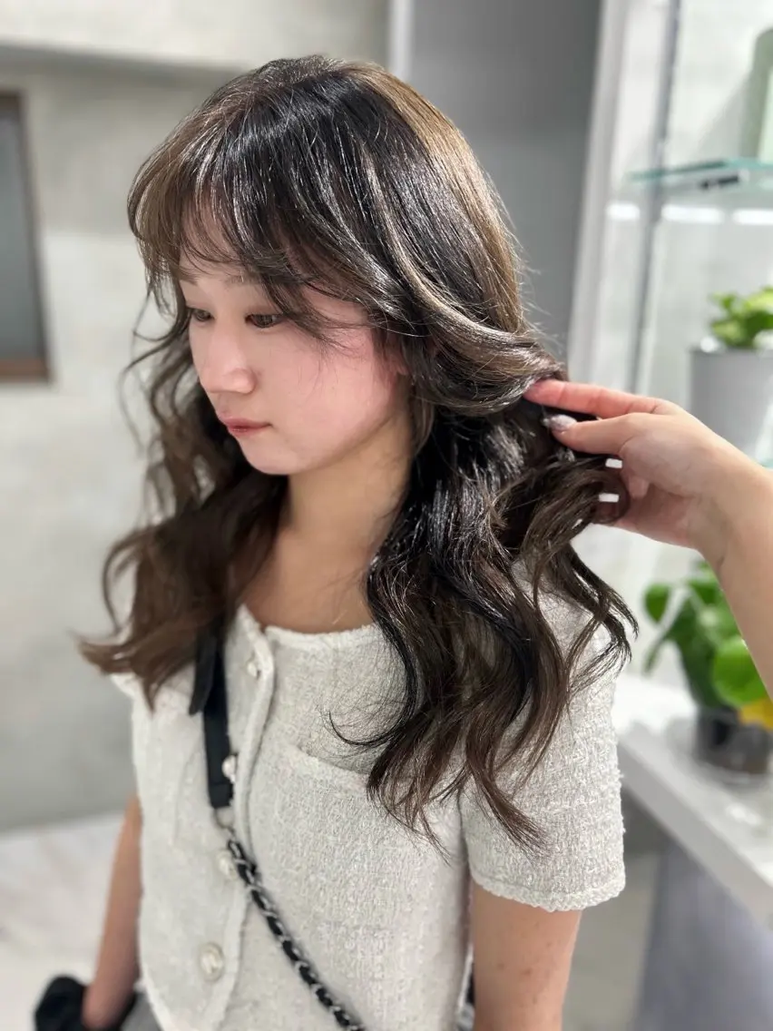 カラー ヘアカラー Akari🧬レイヤ ー/ハイトーン/天神のヘアスタイル