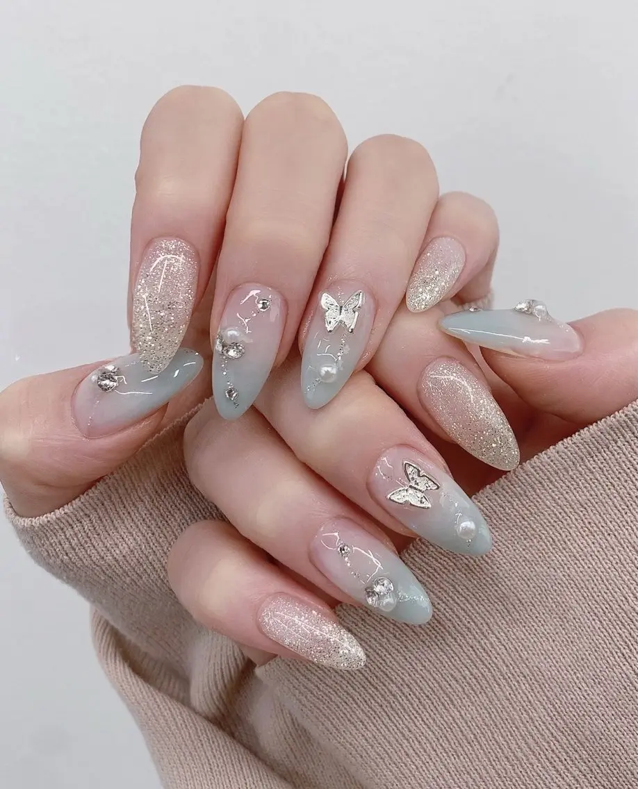 ネイル フレンチネイル キラキラネイル マグネットネイル ミラーネイル ニュアンスネイル Tira Nailのネイルデザイン