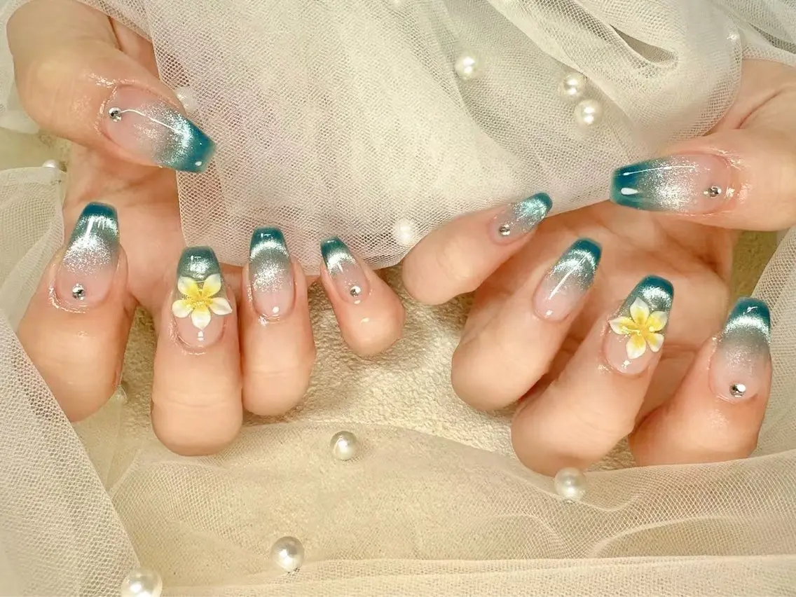 ネイル Luna K.のネイルデザイン
