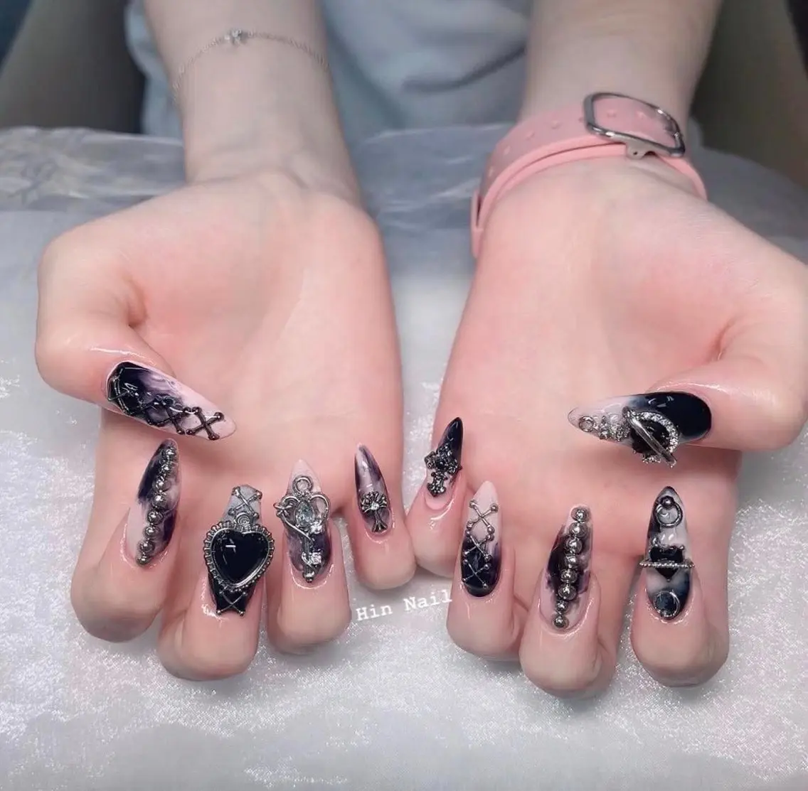 ネイル ハンドネイル Hin Nailのネイルデザイン