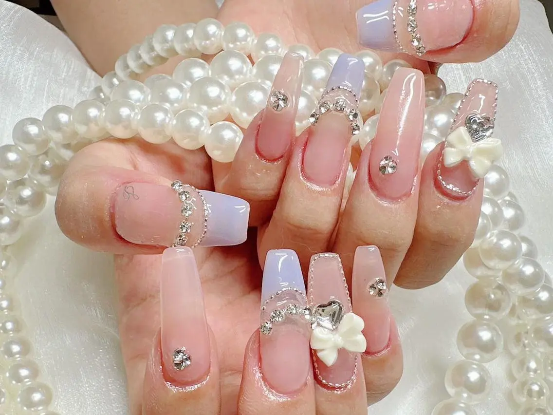 ネイル 長さ出し キラキラネイル ハンドネイル Lucky nail salonのネイルデザイン