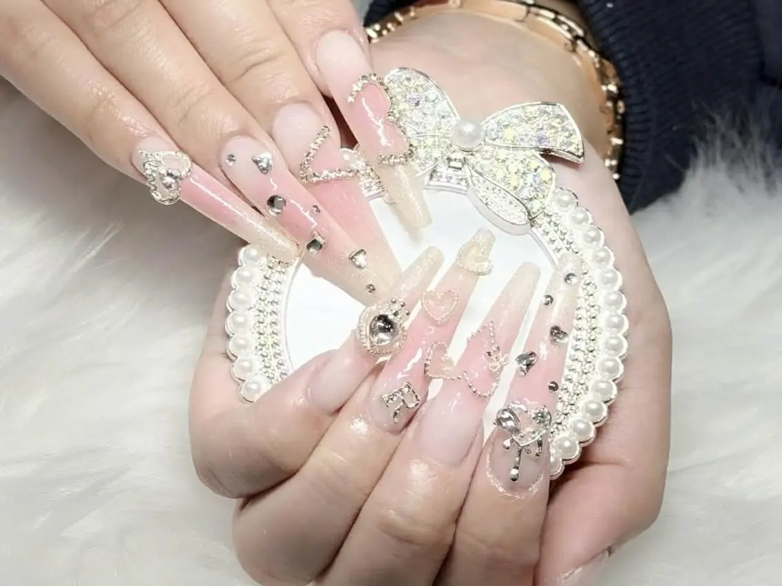 ロング 韓国風ヘア ハンドネイル Bling Salonのネイルデザイン
