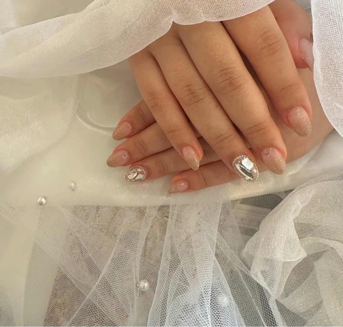 ネイル グラデーション sara : salon ELVIのネイルデザイン