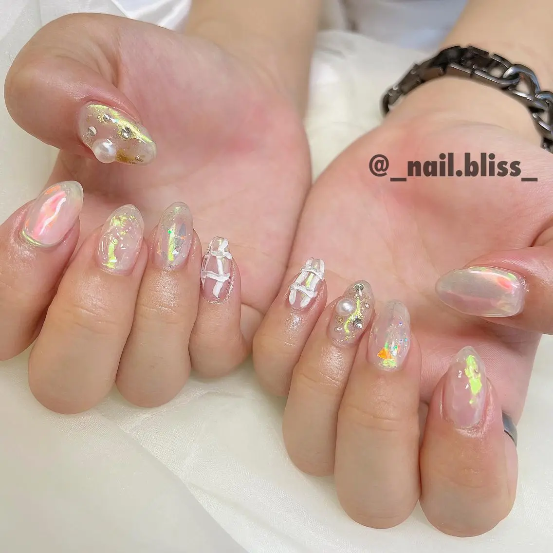 ネイル オーロラネイル 氷ネイル・うるうるネイル ハンドネイル NAIL BLISSのネイルデザイン