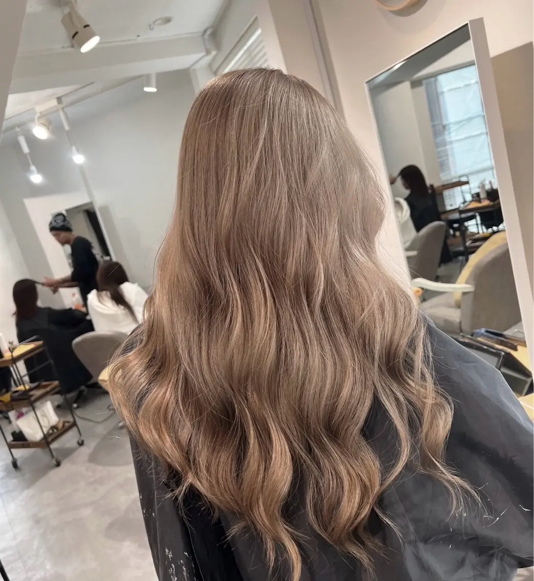 ロング カラー ベージュカラー ミルクティーベージュ 指名数No.1 /NAOYAのヘアスタイル