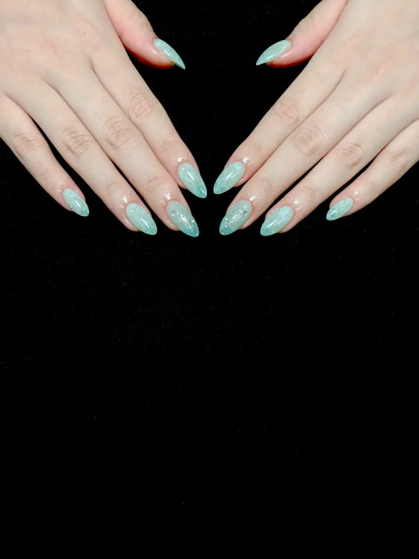 ネイル ハンドネイル ongles chicのネイルデザイン