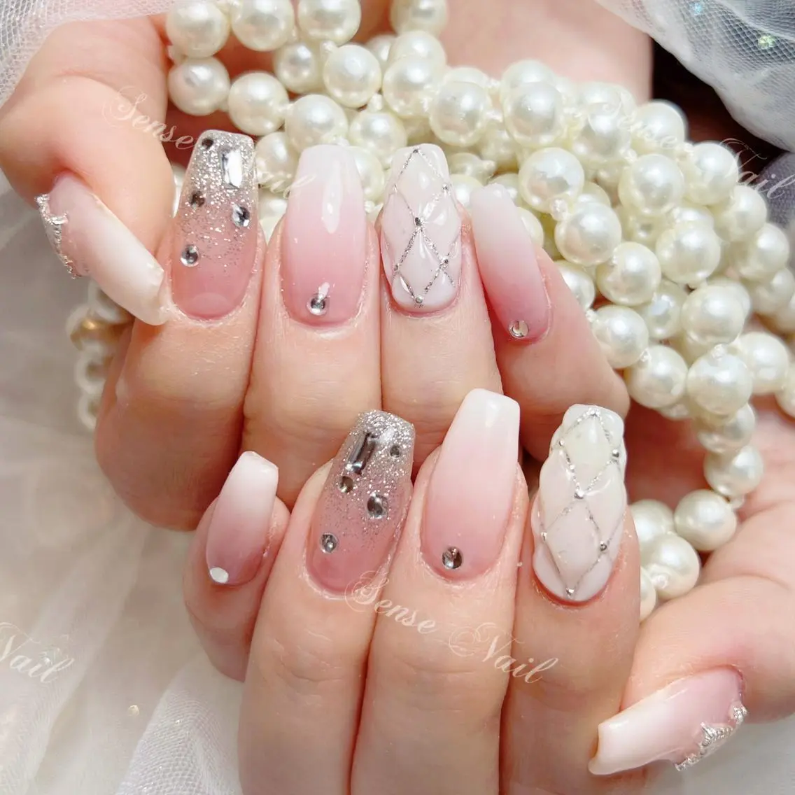 ネイル Kurieitibu 🍬Byu~tīのネイルデザイン