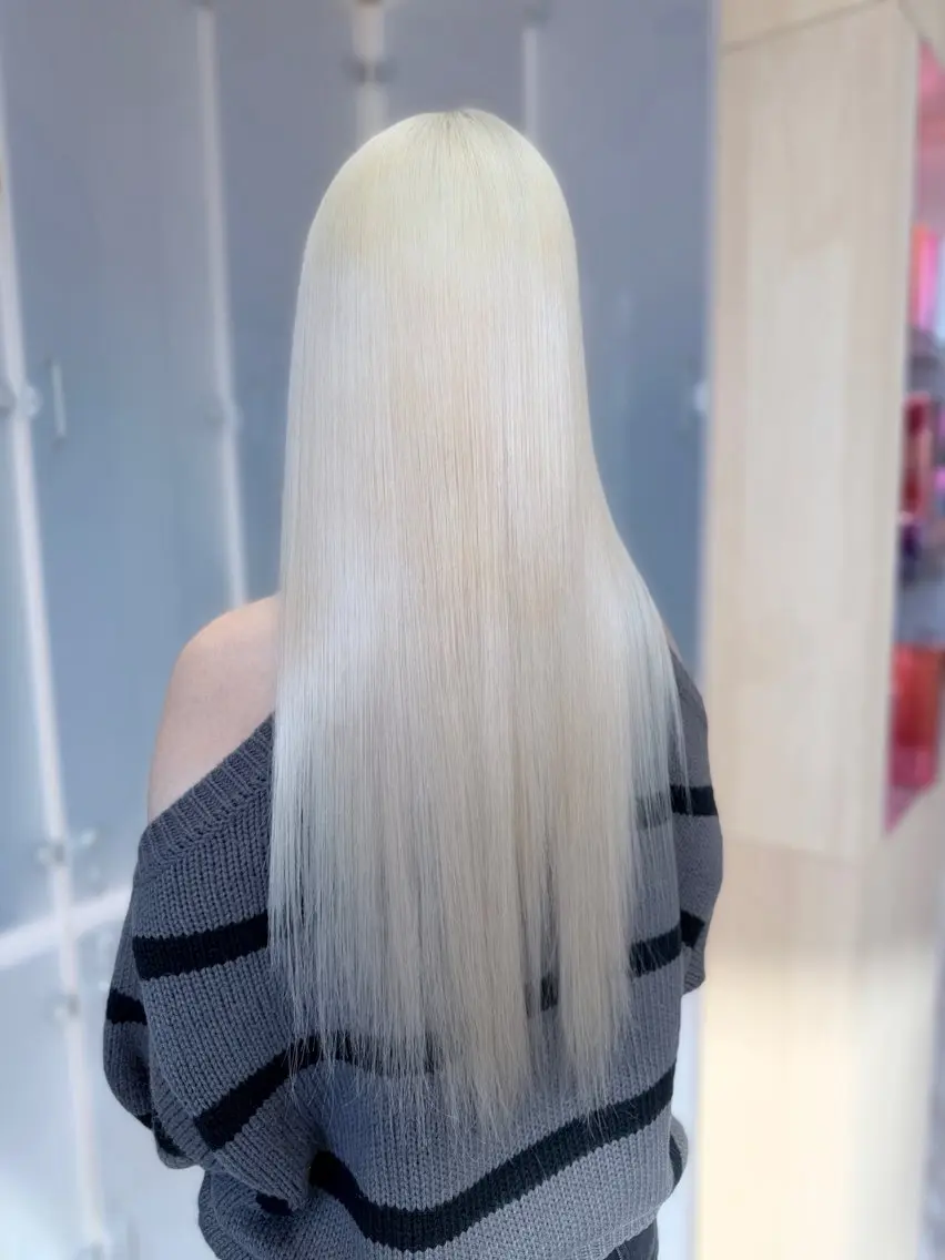 ロング カラー 抜きっぱなしブロンド ブロンド ホワイトブロンド ヘアカラー トリートメント Yuya/ハイトーン /ブリーチ/ホワイトのヘアスタイル