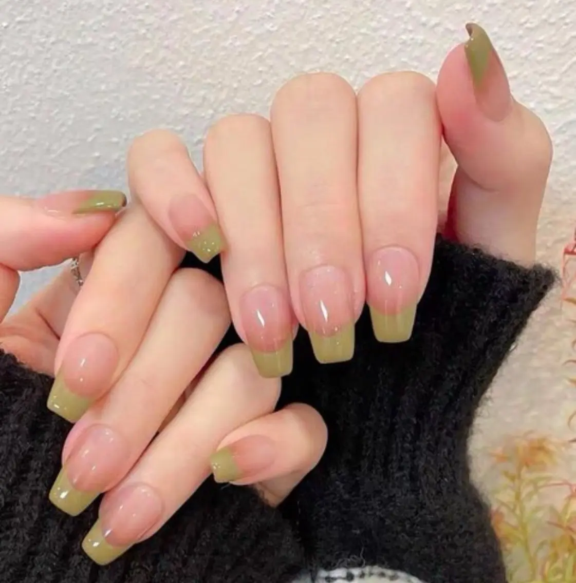 《HAND》カラーフレンチ/カラグラ(ベースカラー込)の写真