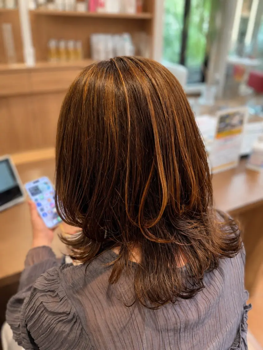 カラー ハイライトカラー ヘアカラー 黒木 芽生のヘアスタイル
