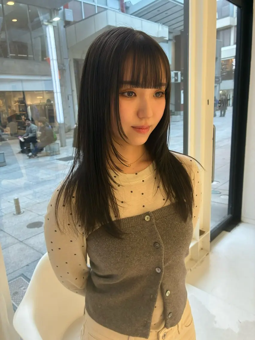 ロング レイヤーカット カット ヘアカラー cono noughtのヘアスタイル