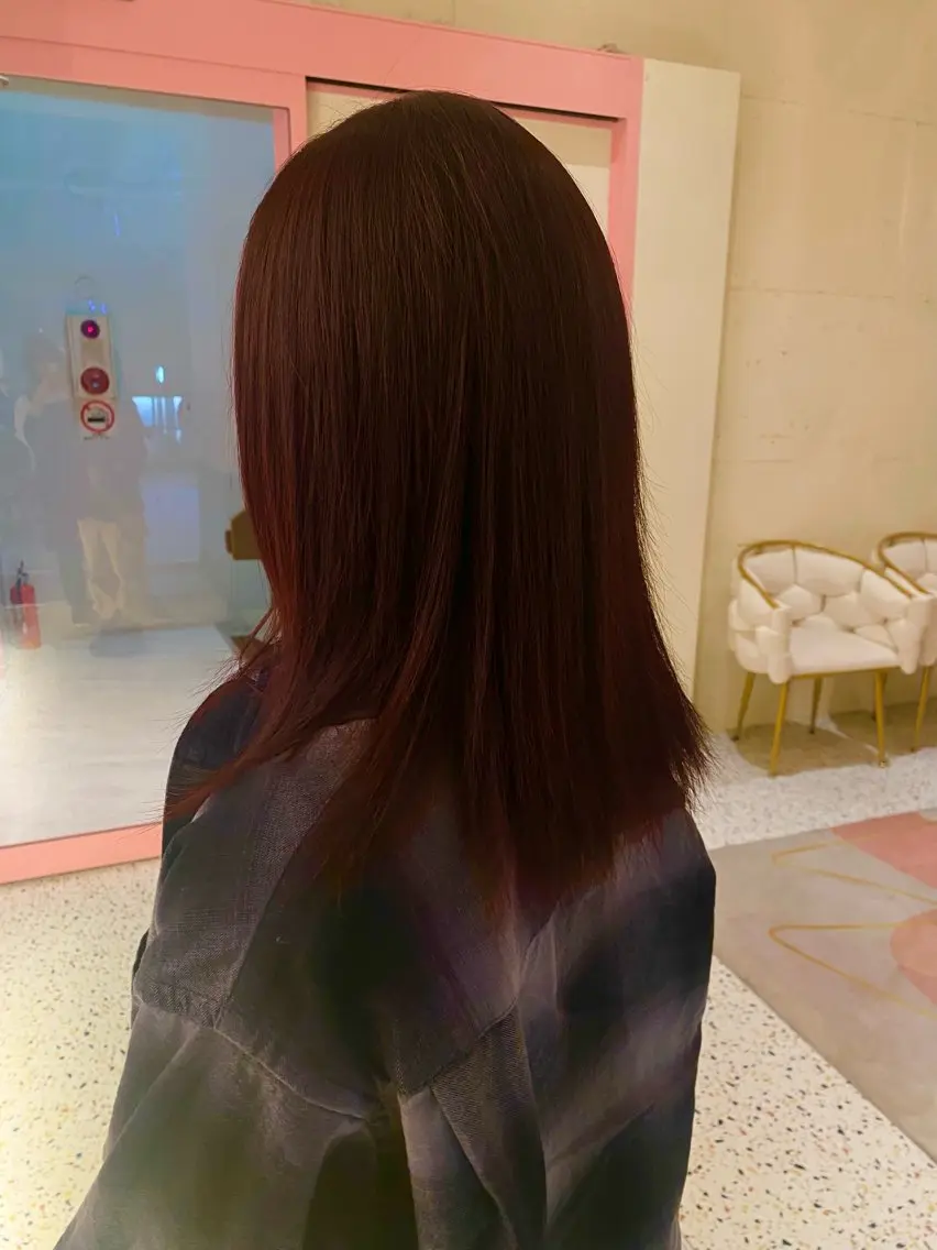 セミロング 井出 くるみのヘアスタイル