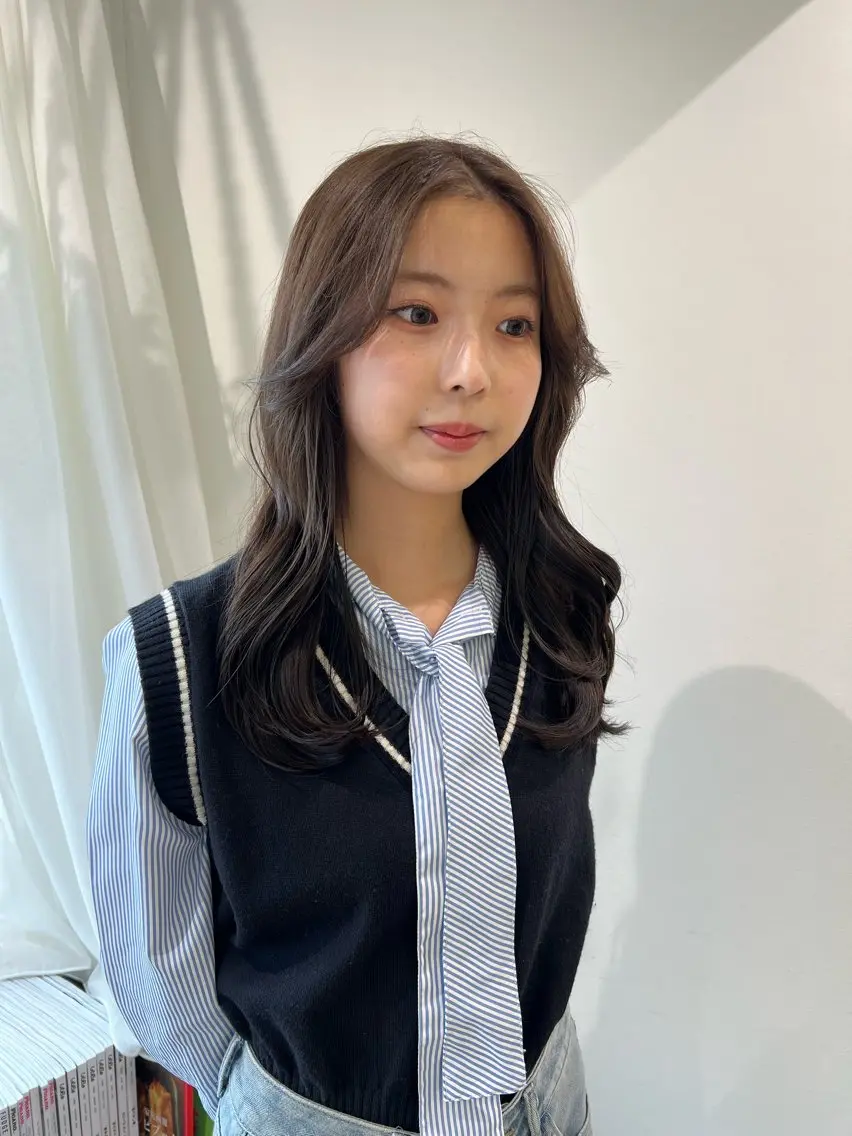 ミディアム カラー ベージュカラー レイヤーカット カット ヘアカラー トリートメント 艶ベージュ/オリーブ カラー🫒airiのヘアスタイル
