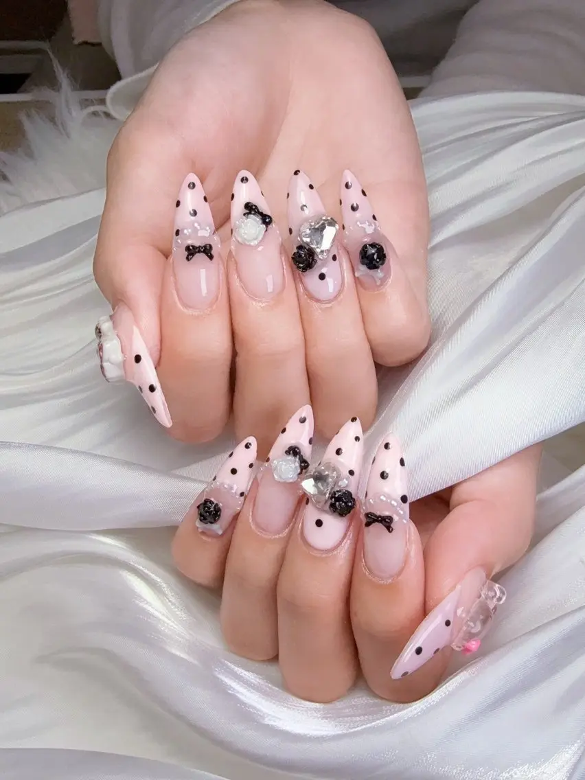 ネイル W·mai nail 関内のネイルデザイン