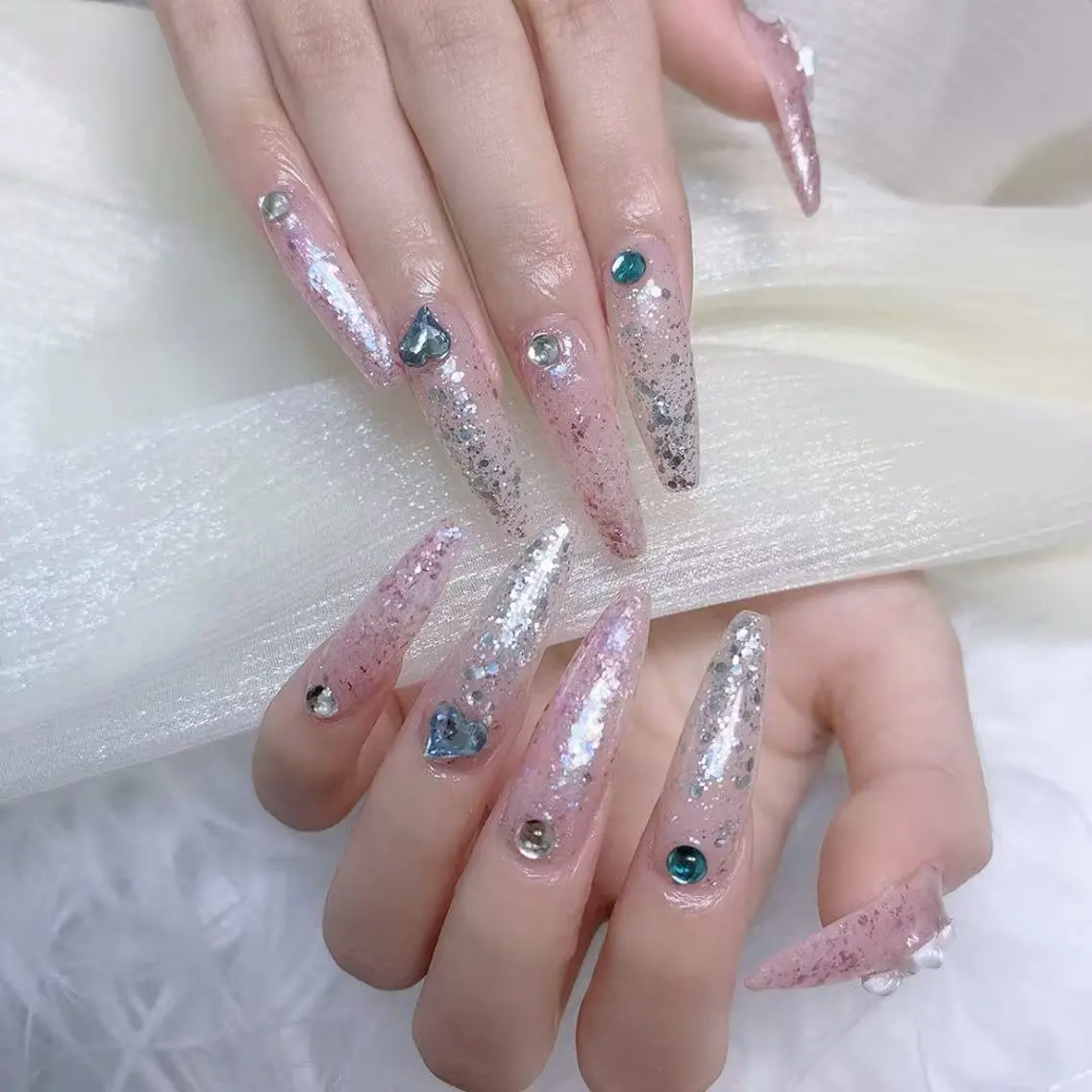 ネイル アニマル柄 チークネイル フラッシュネイル フットネイル フレンチネイル B·U Nail大宮 長さだし専門店のネイルデザイン