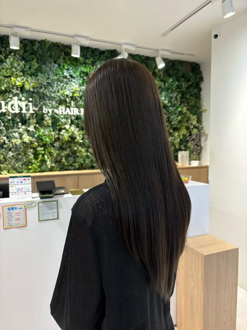 カラー 山本 真優のヘアスタイル