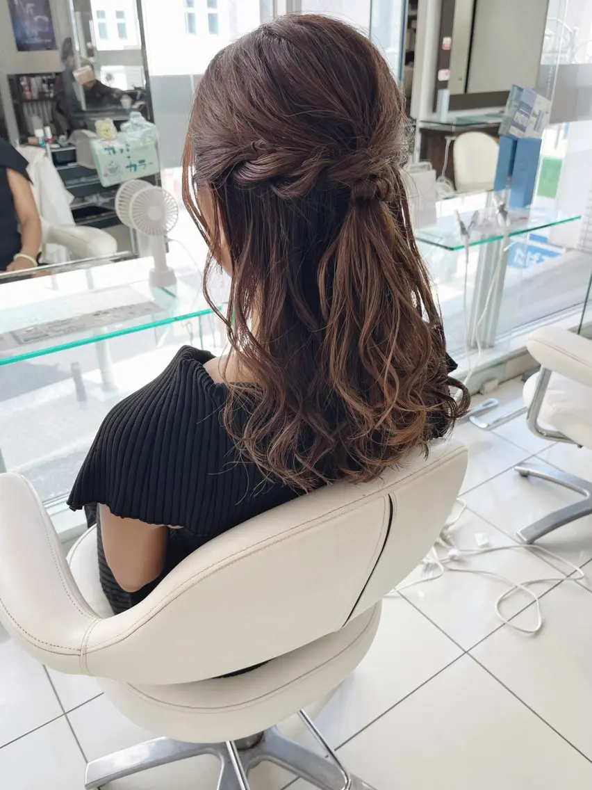セミロング ヘアアレンジ ヘアセット アレンジ&ショート 💙YUKINOのヘアスタイル