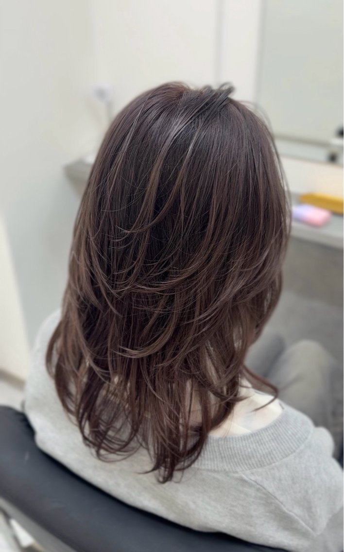 ミディアム カラー カット ヘアカラー レイヤー透明感カラー ブリーチ🎀オトハのヘアスタイル