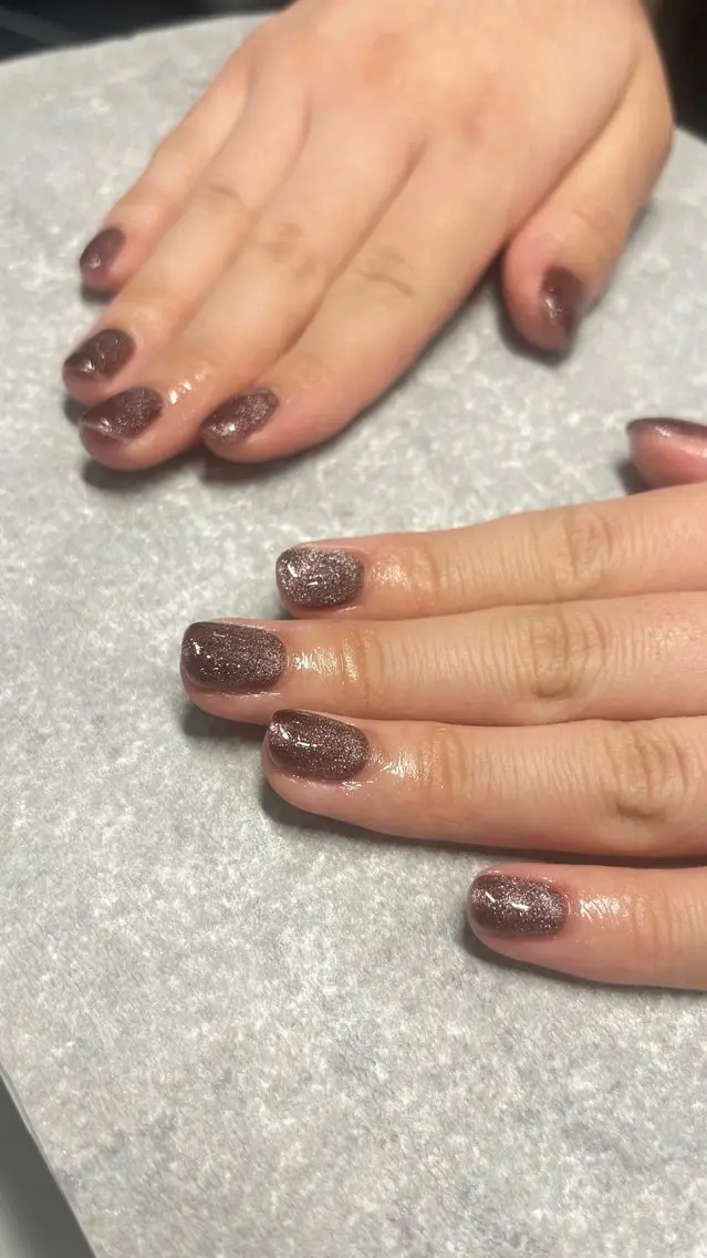 ネイル マグネットネイル 𝐊𝐚𝐨𝐫𝐢 𝐑𝐨𝐬𝐞🥀のネイルデザイン