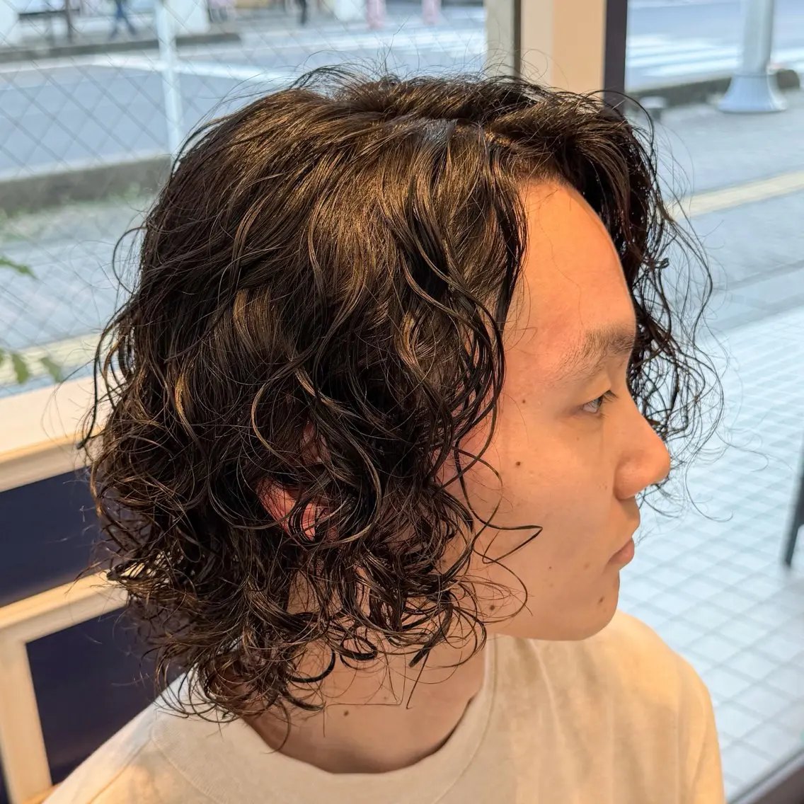 ミディアム パーマ メンズ ミディアムパーマ メンズパーマ スパイラルパーマ カット 吉田 新平のヘアスタイル