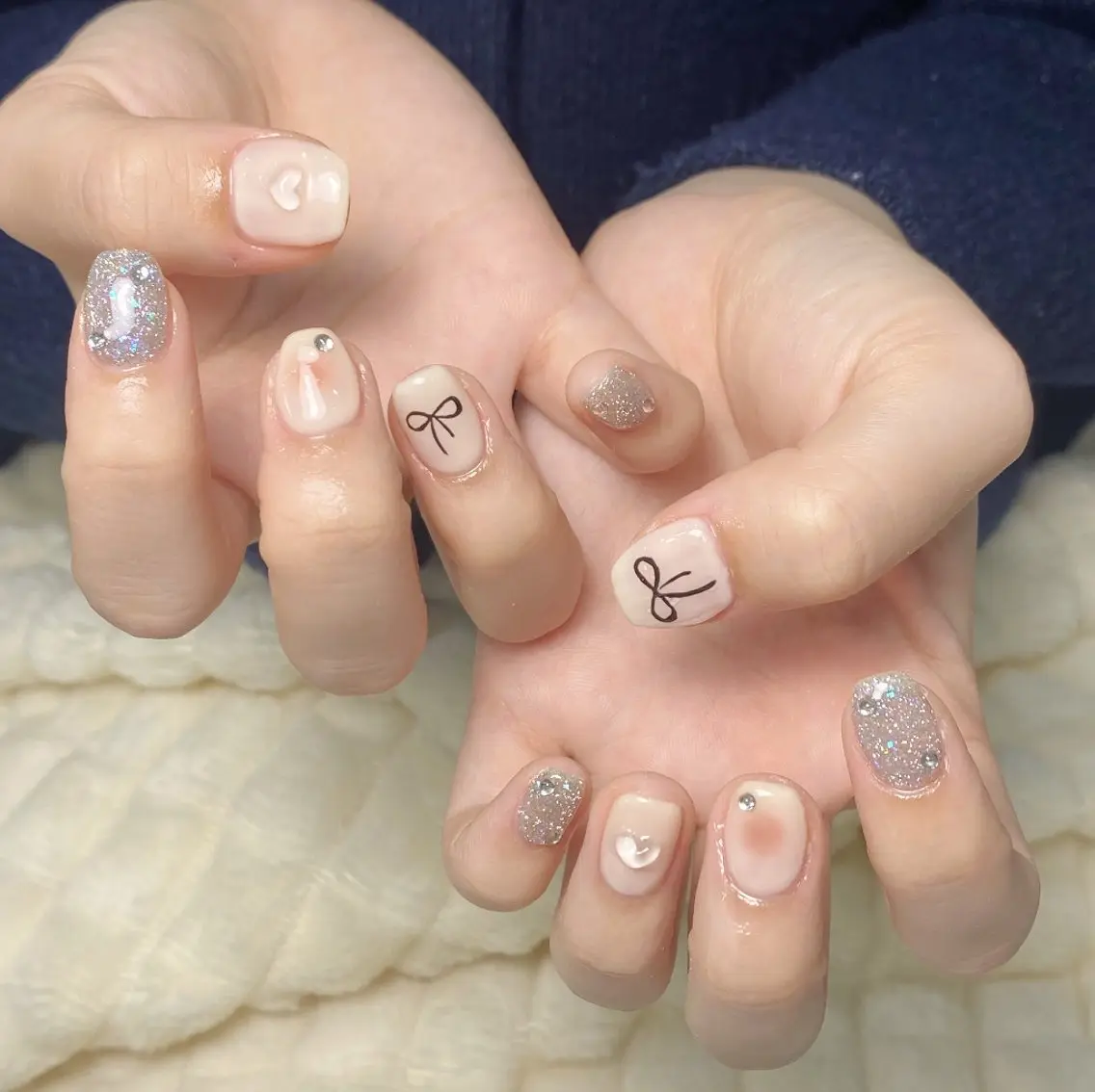ネイル チークネイル フレンチネイル ジェルネイル ガラスフレンチ キラキラネイル ハンドネイル UM Nail Salonのネイルデザイン