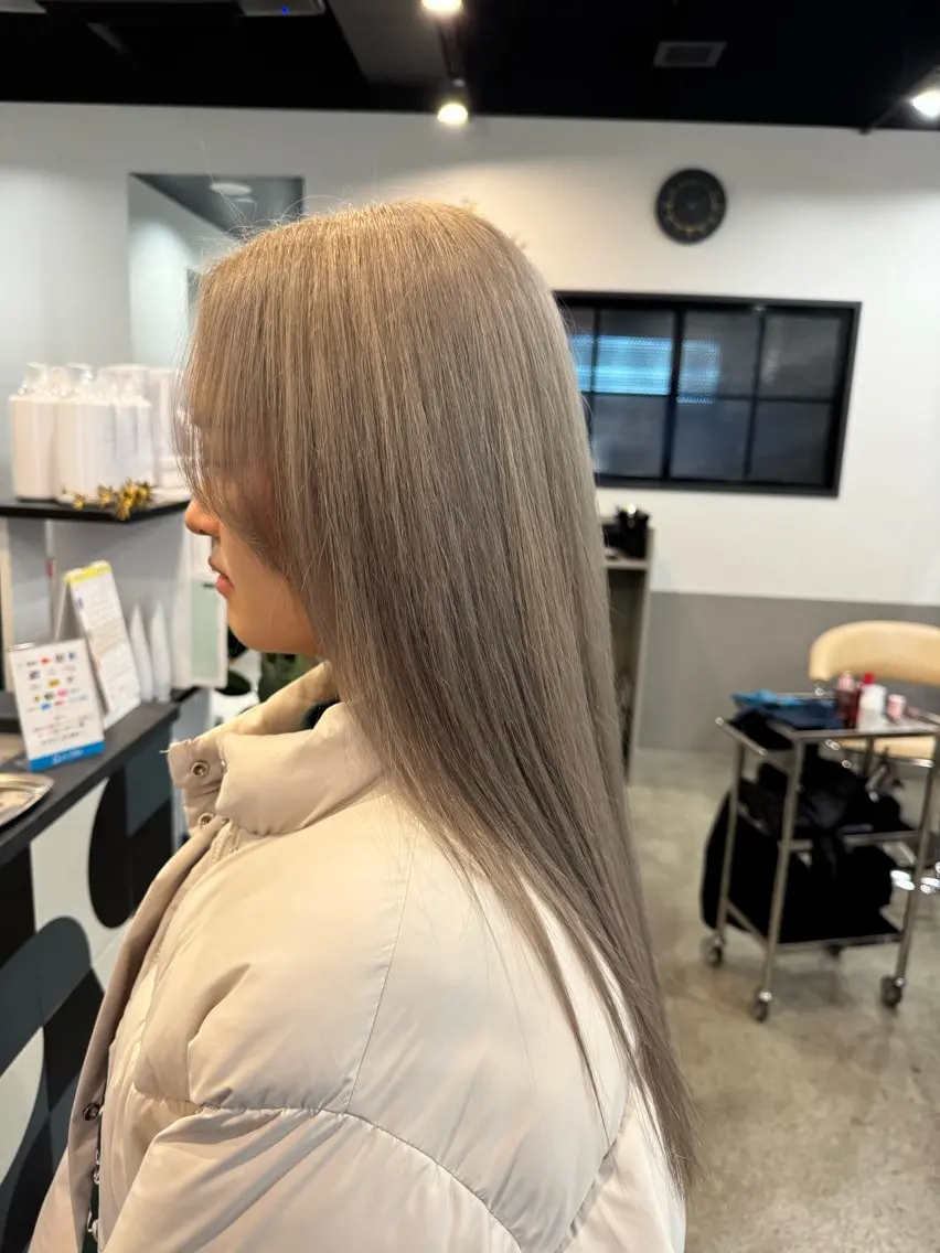 ロング カラー グレージュ ヘアカラー dog star 関 海斗のヘアスタイル