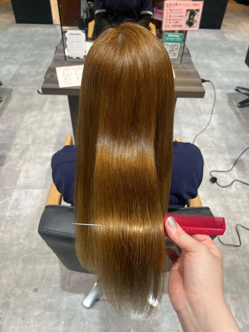 ロング カラー ブラウンカラー 豊川 絢子のヘアスタイル
