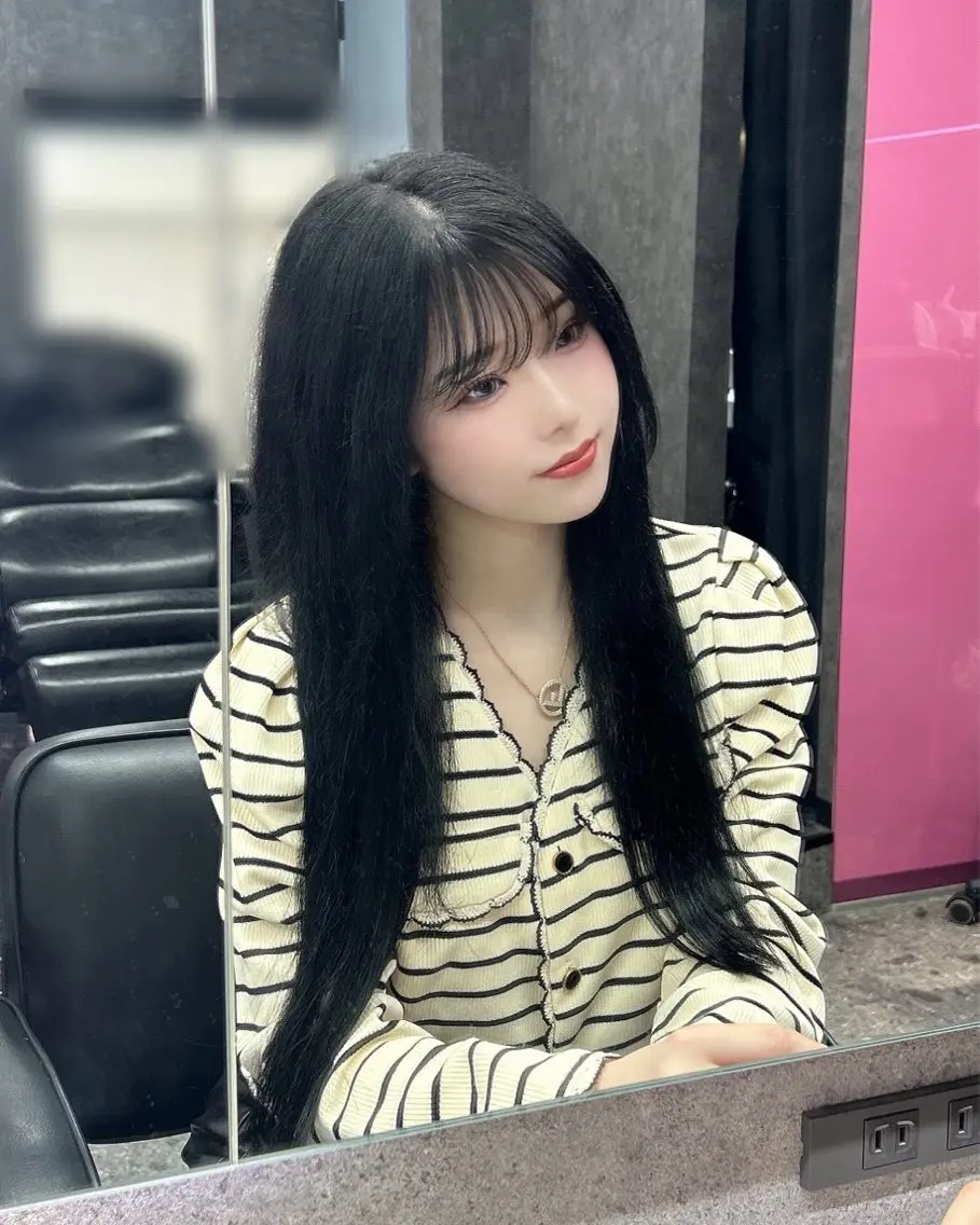 ロング カラー 黒髪 グレーブラック エクステ nanaka 🤍韓国ワンホンヘアのヘアスタイル