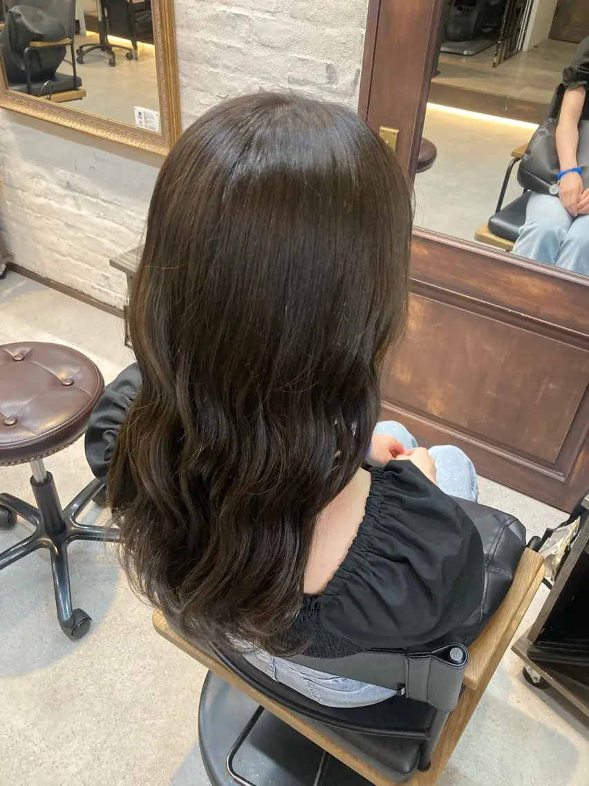 カラー ブラウンカラー オリーブブラウン 加茂野 緑のヘアスタイル