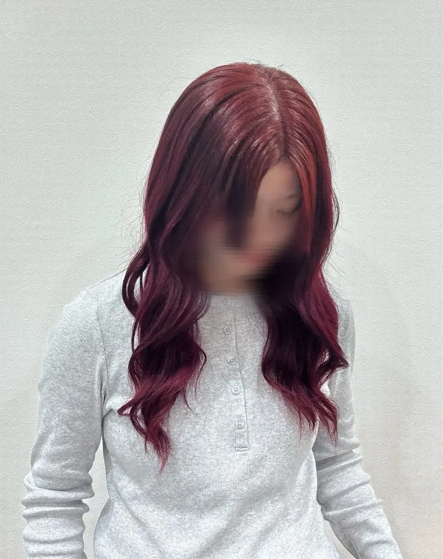 カラー ヘアカラー Chika -Luminous-のヘアスタイル