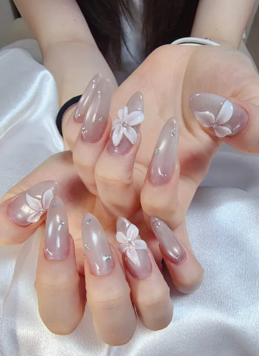 ネイル オーロラネイル チークネイル 長さ出し フットネイル フレンチネイル ハンドネイル Miss Nailのネイルデザイン