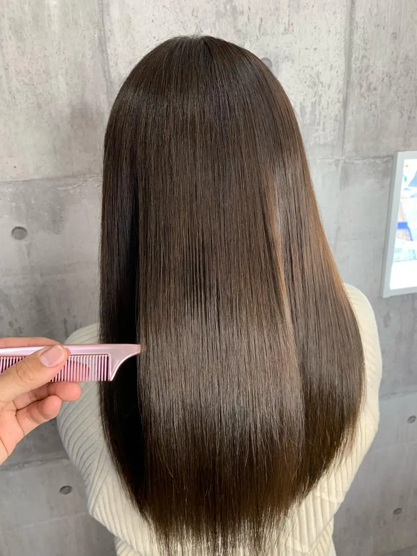 【しっかり癖を伸ばしたい方にオススメ】美髪カット＋アルカリ縮毛矯正の写真